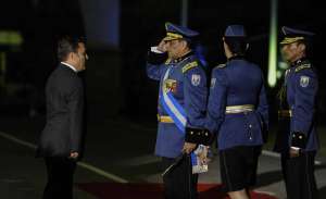 Jos&eacute; Serrano, ministro del Interior, le dio la bienvenida al nuevo Comandante y resalt&oacute; que la nueva visi&oacute;n de la polic&iacute;a aplica una doctrina de servicio y comunitaria. Foto: &Aacute;lvaro P&eacute;rez / El Tel&eacute;grafo