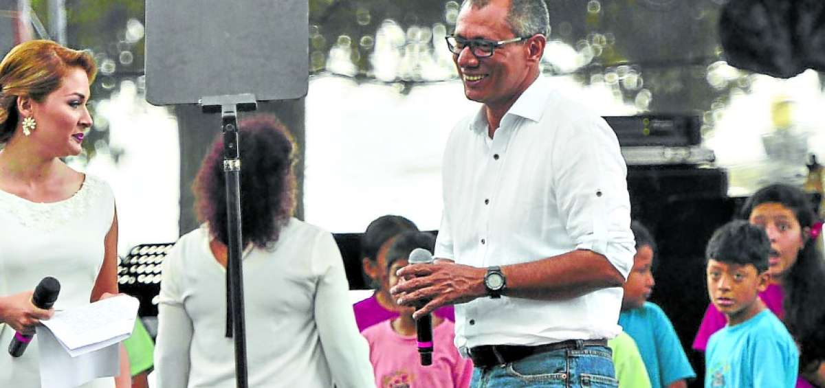 El vicepresidente Jorge Glas durante el acto en el centro de Guayaquil. Actualmente goza de una licencia sin sueldo para dedicarse a la campa&ntilde;a electoral.
