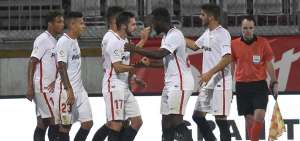 Sevilla gana 1-0 en Olomuc y se acerca a los grupos de Europa League