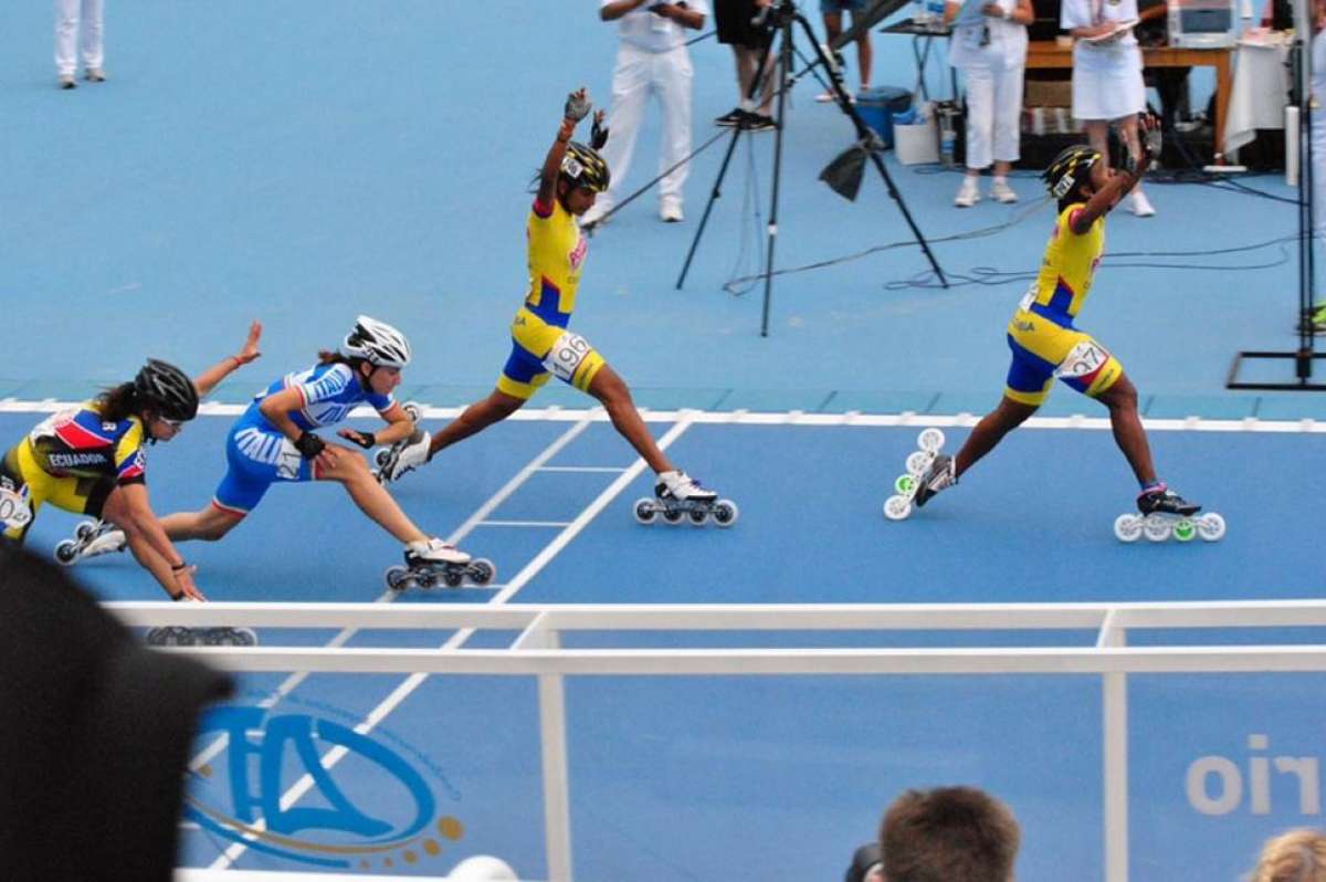 La ecuatoriana logr&oacute; un tiempo de  18.637 en el Mundial que se disputa en Rosario. Foto tomada de @Jaky_Factos 