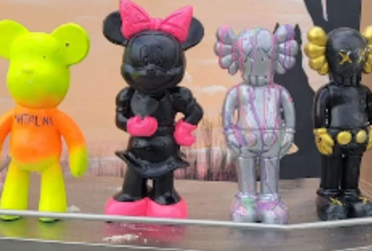 Las figuras de acción tenían como destino Valencia, España.