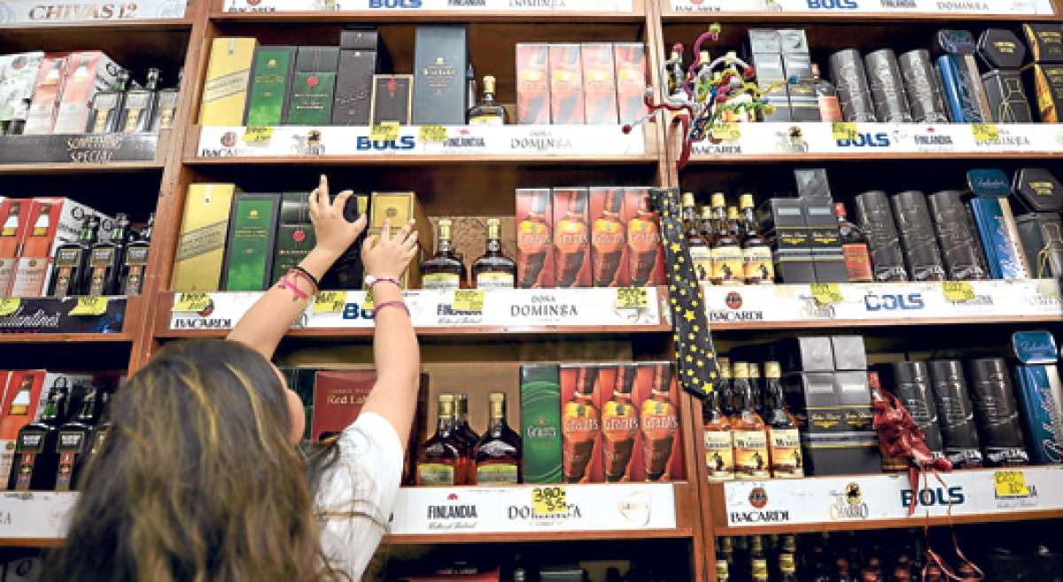 Los licores que se expenden deben tener documentos que garanticen el cumplimiento de normas de importaci&oacute;n.  