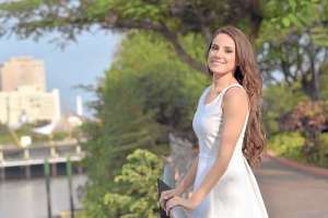 M&oacute;nica Santelli se preocupa por los hu&eacute;rfanos (Video)