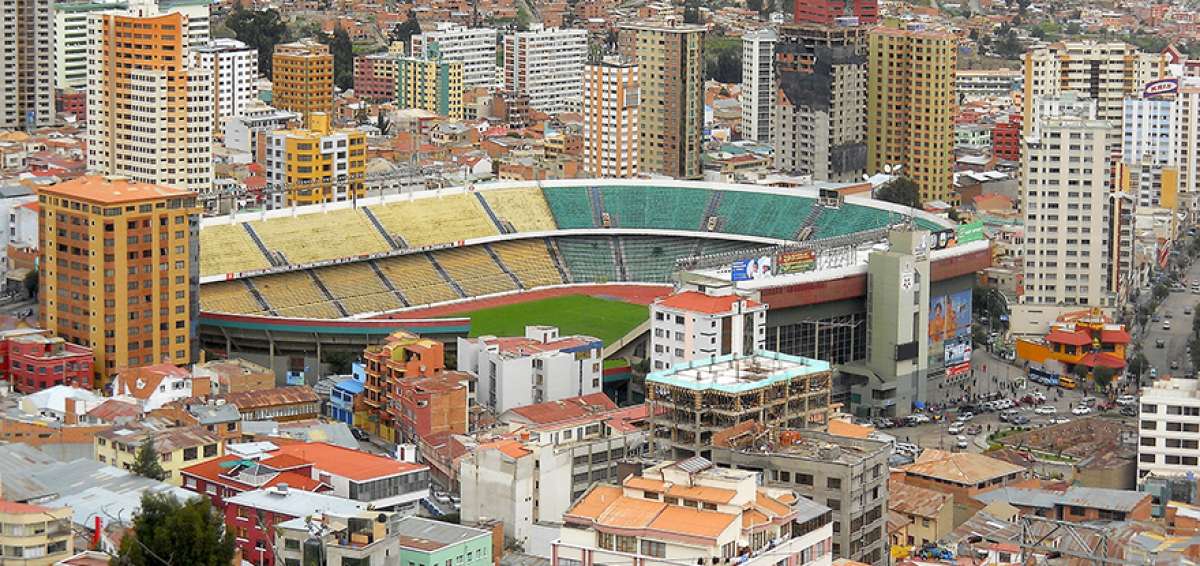 El estadio Hernando Siles es el principal escenario deportivo de La Paz. El plan es remodelarlo por completo.