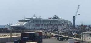 El crucero Sea Princess lleg&oacute; ayer al puerto de Manta. Desde las 06:00 el nav&iacute;o acoder&oacute; en el muelle dos de aguas profundas de la terminal portuaria. 