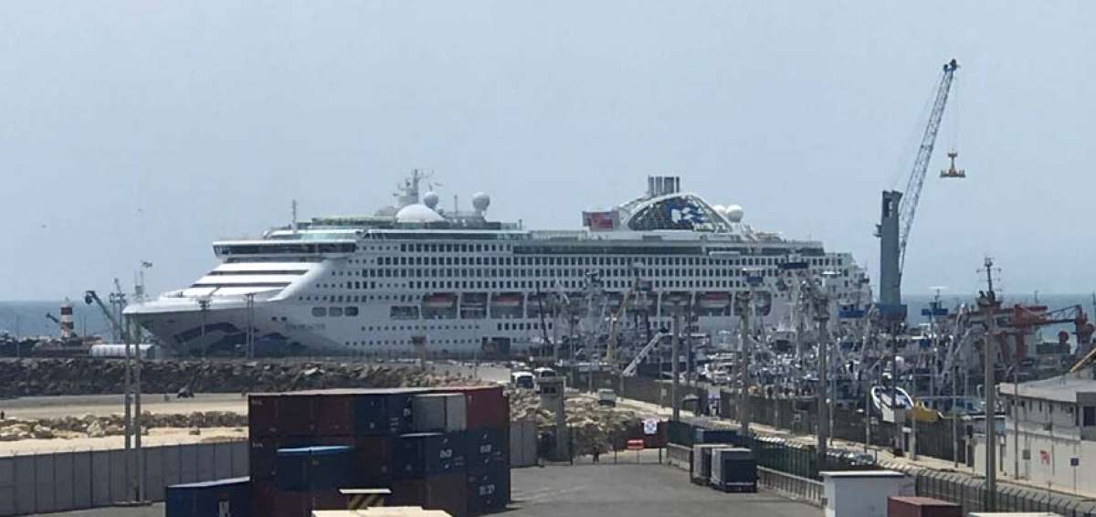 El crucero Sea Princess lleg&oacute; ayer al puerto de Manta. Desde las 06:00 el nav&iacute;o acoder&oacute; en el muelle dos de aguas profundas de la terminal portuaria. 
