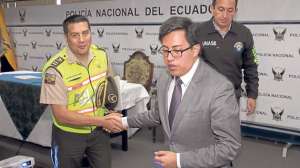 Diego Fuentes (c), viceministro del Interior, confirm&oacute; que continuar&aacute;n los procesos de depuraci&oacute;n policial. Mario Egas / El Tel&eacute;grafo