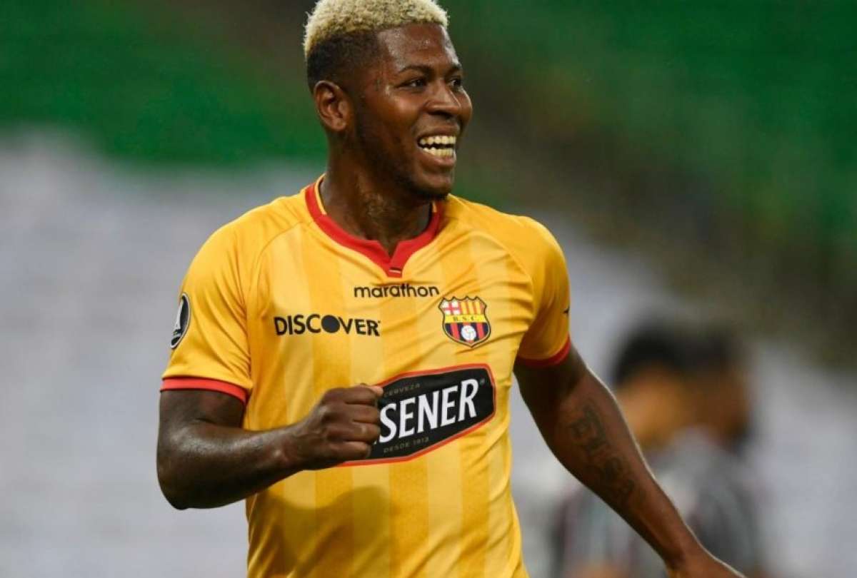 El técnico de Nacional, Omar Asad, pidió a la dirigencia fichar al delantero de Barcelona SC para reforzar el equipo en la segunda etapa de la LigaPro.