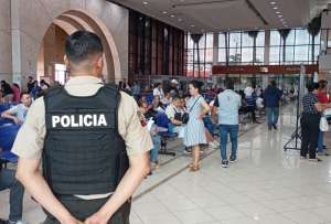 La Policía realizó operativos para controlar la emisión irregular de turnos para cédulas y pasaportes. 