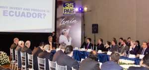 El candidato presidencial Len&iacute;n Moreno present&oacute; a empresarios extranjeros una carpeta de inversi&oacute;n en el pa&iacute;s por 38.000 millones de d&oacute;lares.  