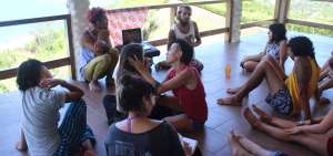 Los residentes de varias nacionalidades -convocados en 2016- trabajaron sus propuestas en equipo y al aire libre.