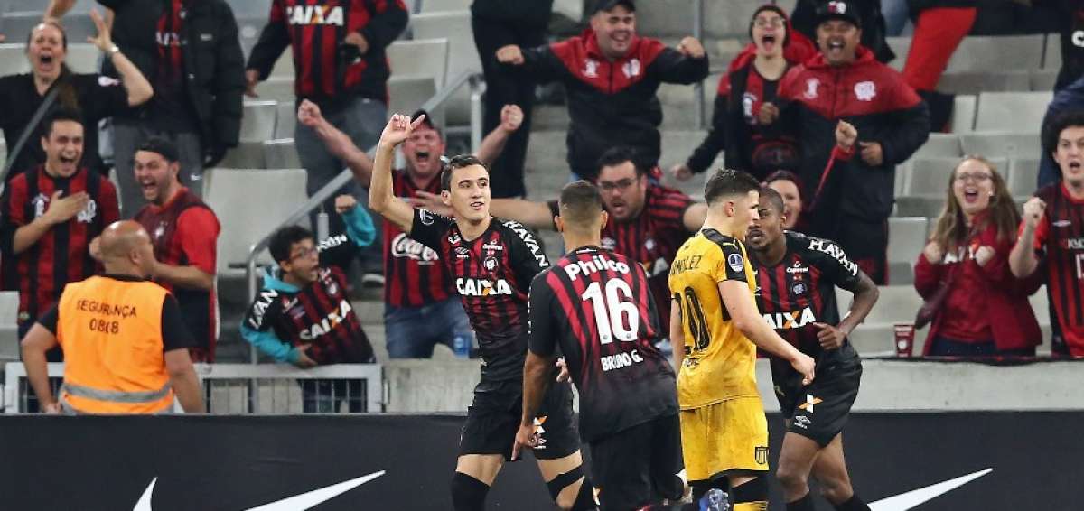 Atl&eacute;tico Paranaense venci&oacute; a Pe&ntilde;arol y sue&ntilde;a con octavos de la Sudamericana