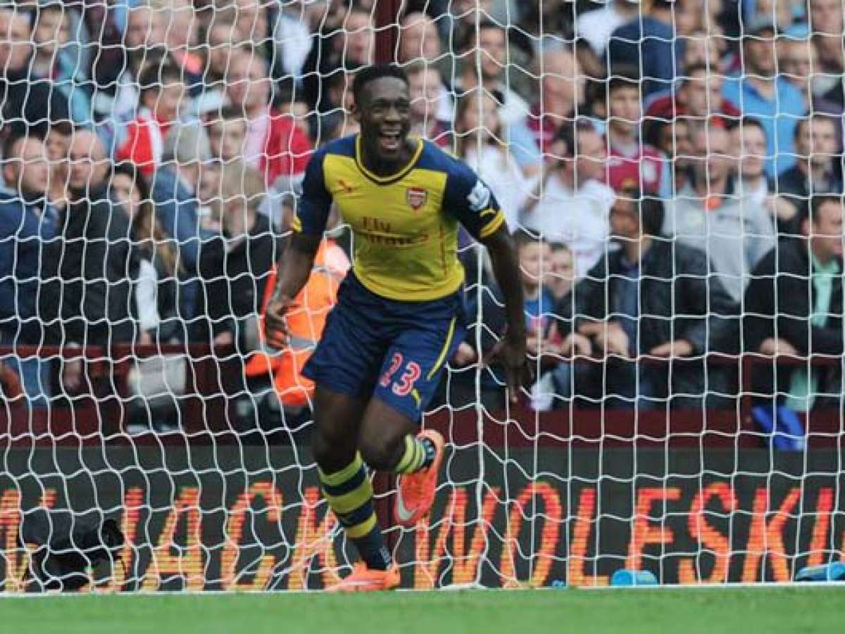 Arsenal gana al Aston Villa y recobra el aliento en la Premier League