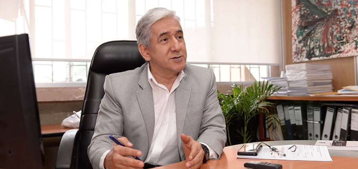 Efra&iacute;n Luna Mej&iacute;a. Director de la carrera de Comunicaci&oacute;n de la UCSG.