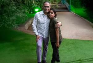 Gilberto Santa Rosa junto a su nieto Ian Marco