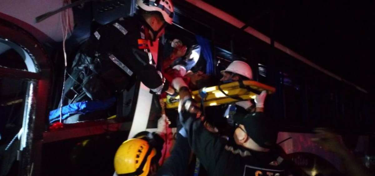 Los 56 heridos de la colisi&oacute;n de los dos micros de transportaci&oacute;n interprovincial fueron trasladados a hospitales de Milagro, Babahoyo y Guayaquil