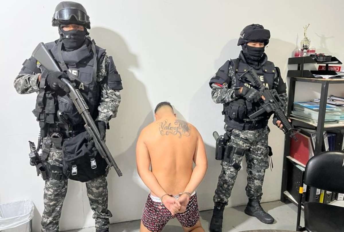 Policía trasladó a Sheinman Orem, después de la muerte de su compatriota.