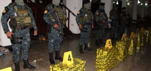Hay 2 ecuatorianos entre los 7 detenidos con coca&iacute;na en Puerto San Jos&eacute;