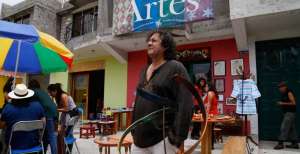 El director, dramaturgo e investigador Patricio Vallejo Aristiz&aacute;bal en La Merced.