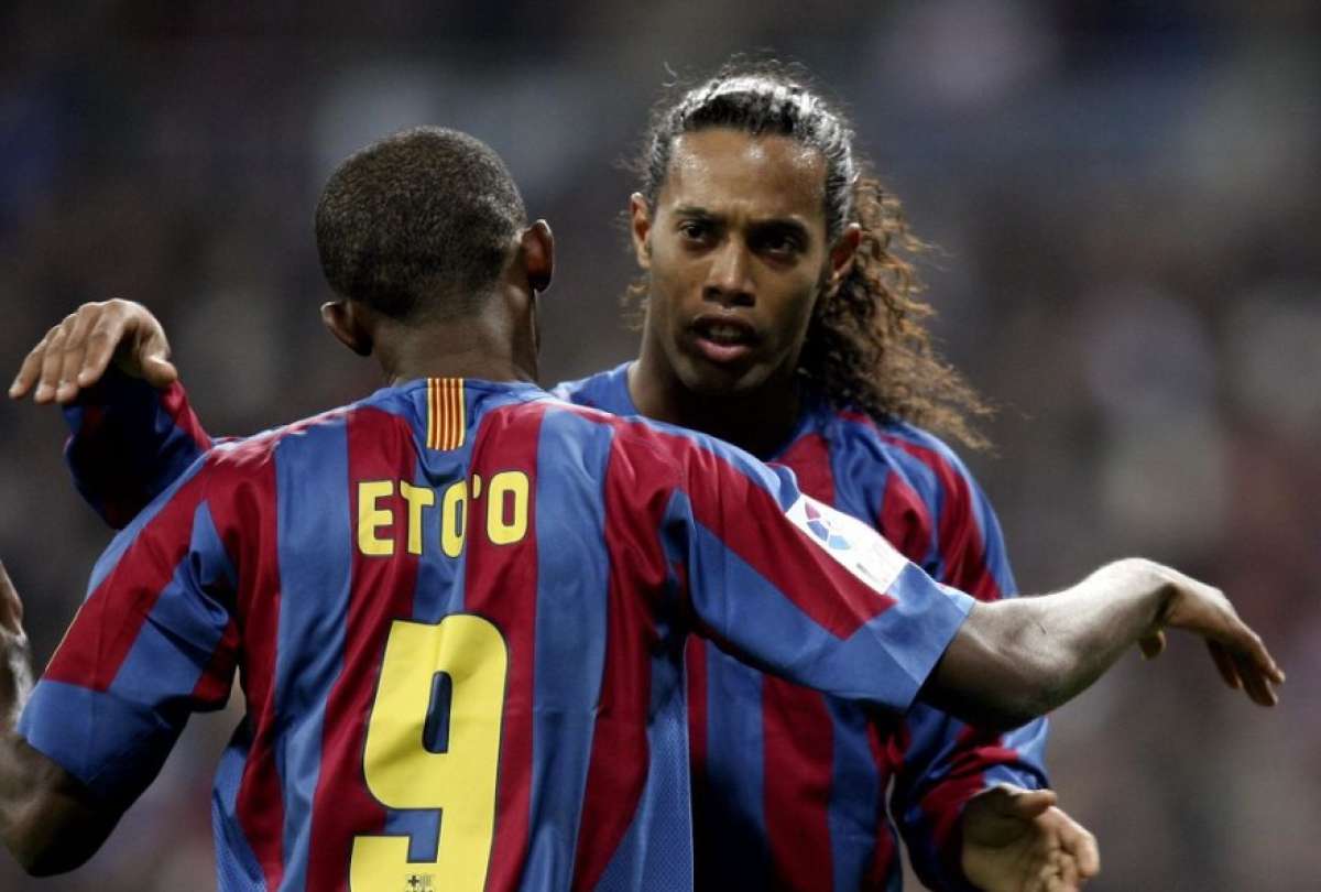 Ronaldinho y Eto'o tuvieron un emotivo reencuentro
