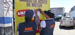 En la zona Eloy Alfaro se procedi&oacute; a clausurar tres locales de lavado de autos por no contar con la LUAE.