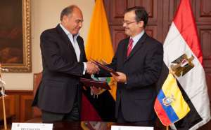 En la sede de la Canciller&iacute;a ecuatoriana se desarroll&oacute; la reuni&oacute;n entre Mohamed Farid Moneib (Egipto) y August&oacute; Sa&aacute; (Ecuador). Foto: Cortes&iacute;a Canciller&iacute;a