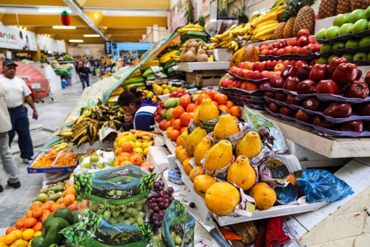 El mercado de La Mena 2 es un miniuniverso