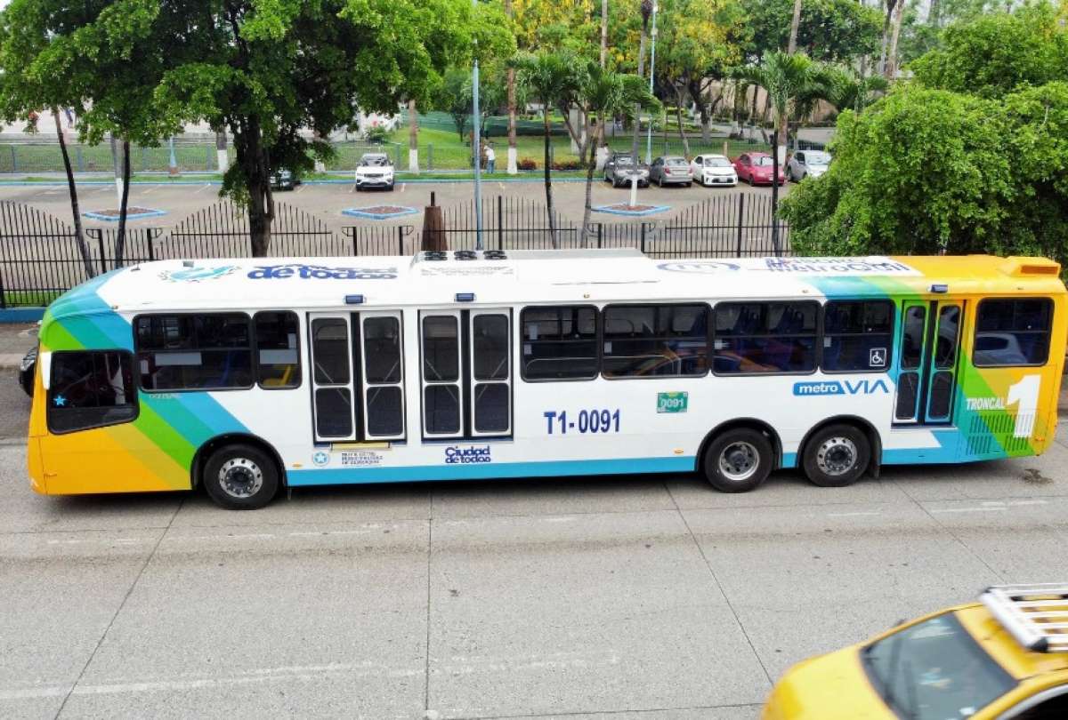 Tres cambios en una semana: as&iacute; var&iacute;a el uso del carril de la Metrov&iacute;a en Guayaquil