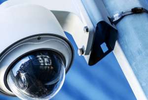 Autoridades retiraron c&aacute;maras instaladas sin autorizaci&oacute;n en barrios del sur de Quito.