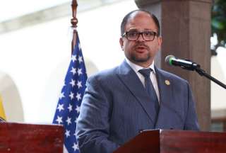 John Reimberg, ministro del Interior, señaló a una fiscal por aplicar medidas alternativas a la prisión de presuntos asesinos de un joven en Quito. 