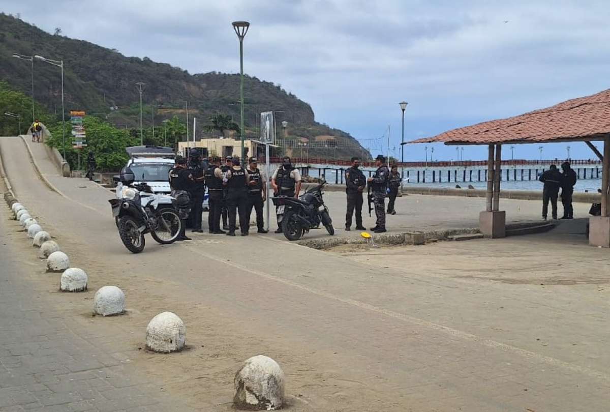 Ministro John Reimberg lleg&oacute; a Puerto L&oacute;pez: &ldquo;No habr&aacute; impunidad&rdquo; tras masacre en el malec&oacute;n