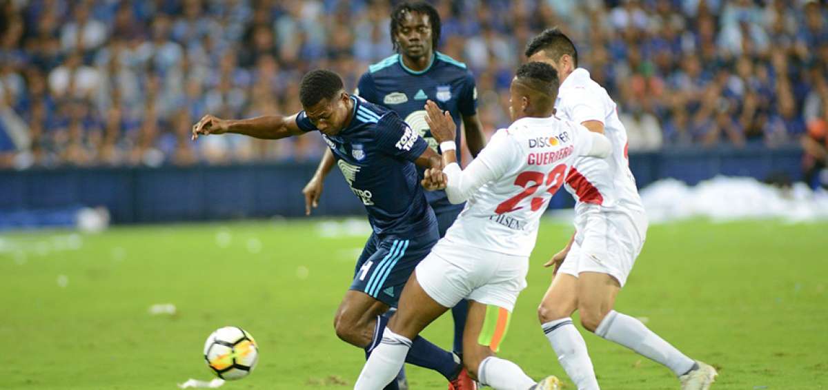 Liga de Quito y Emelec afinan sus plantillas