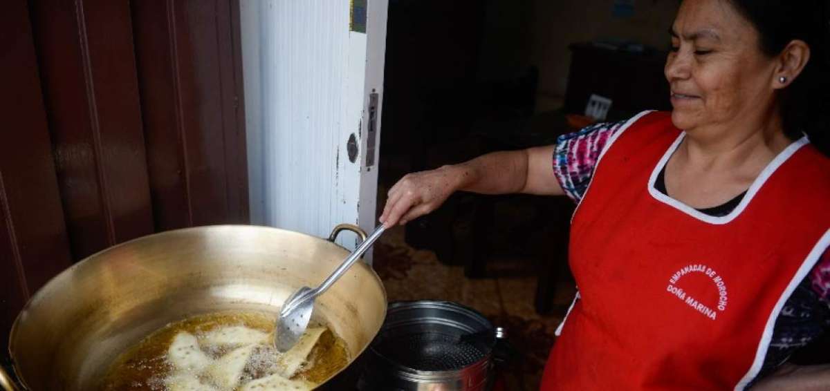 Consuelo J&aacute;tiva continu&oacute; con la tradici&oacute;n de preparar empanadas de morocho. Su abuela Julia la inici&oacute;.
