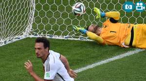 Hummels le dio la victoria a Alemania con definici&oacute;n de cabeza. Foto: AFP