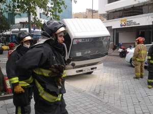 Repartidor informal de gas se incendia en Quito 