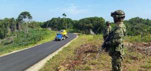 Los militares colombianos realizan operativos continuos en la zona fronteriza.