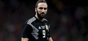 Gonzalo Higua&iacute;n se retira de la selecci&oacute;n argentina a los 31 a&ntilde;os de edad