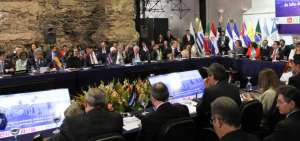 En la plenaria participan los jefes de Estado se tomaron la foto oficial de la XXVI Cumbre Iberoamericana que se celebra en Guatemala.