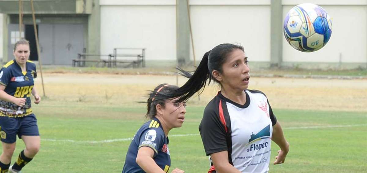 Uni&oacute;n Espa&ntilde;ola golea en el inicio del torneo