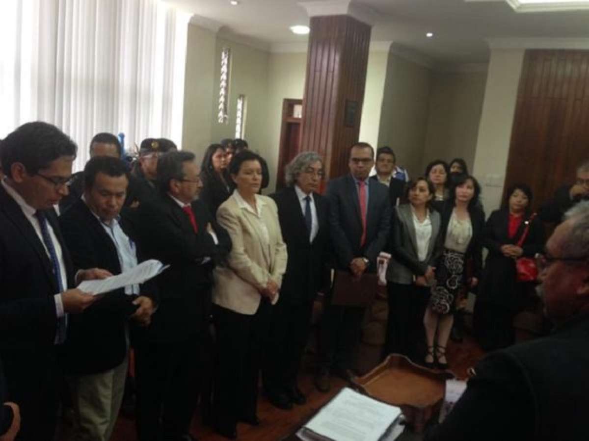 Las autoridades de la Universidad de Loja fueron notiificadas de la intervenci&oacute;n del CES. Foto  tomada del twiitter de Enrique Santos