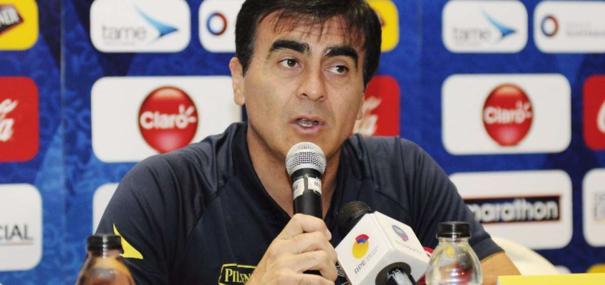 Quinteros har&iacute;a recambios en amistoso ante Trinidad y Tobago