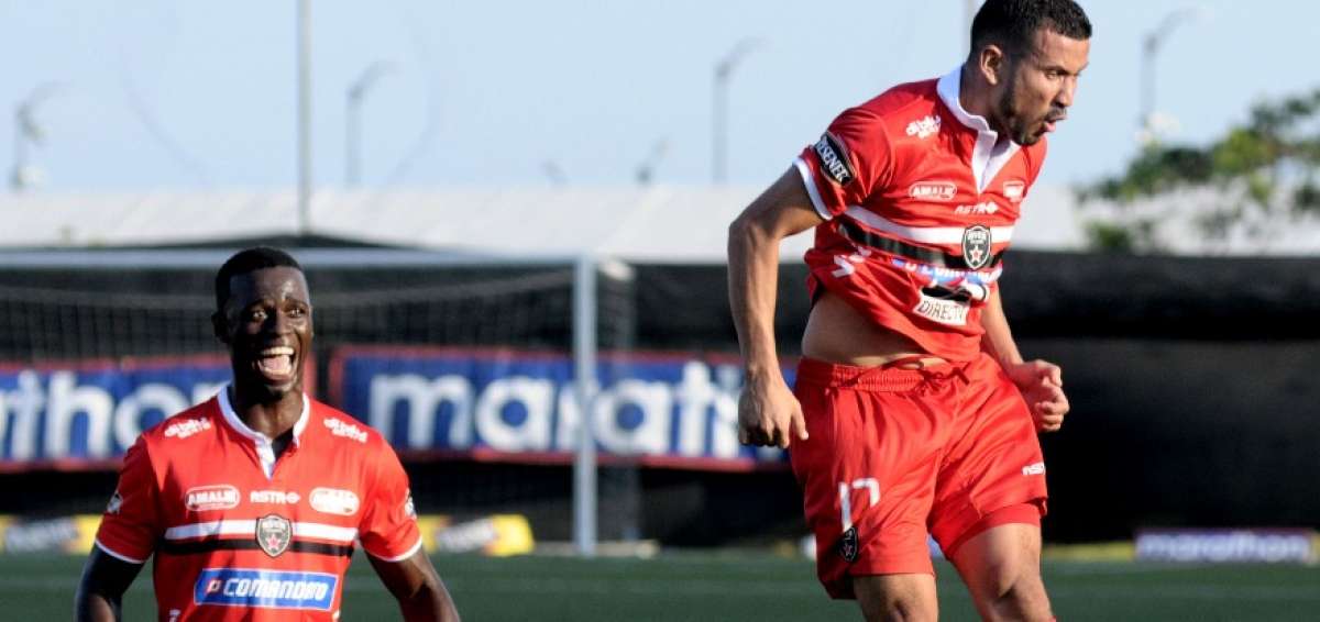 River Ecuador super&oacute; 3-0 a la Universidad Cat&oacute;lica en el 'Chucho' Ben&iacute;tez