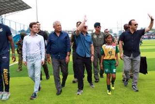Presidente Noboa entregó un centro deportivo en El Guabo