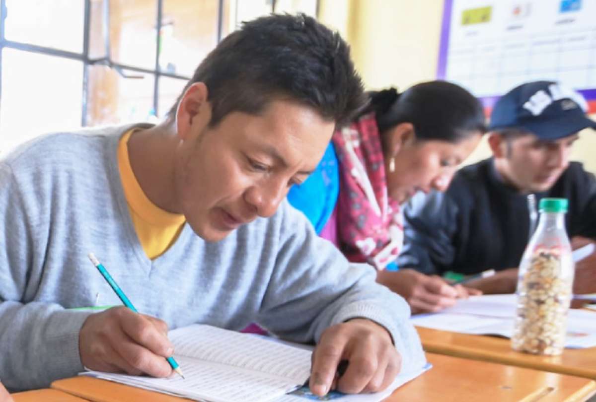 El Ministerio de Educación abrió un nuevo período de matriculación para las personas con educación inconclusa.