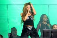 La colombiana Shakira se presentó para sus fans para promocionar su nuevo disco "Las mujeres ya no lloran".