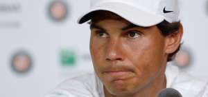 Rafael Nadal se retira de Roland Garros por una lesi&oacute;n en la mu&ntilde;eca