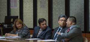 De izquierda a derecha, los jueces nacionales Iv&aacute;n Le&oacute;n, Marco Rodr&iacute;guez e Iv&aacute;n Saquicela, estuvieron ayer en el sitio destinado a los acusados.
