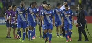 Jugadores 'azules' tras el final del partido en el Capwell. 