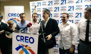Lasso insiste en consulta y en debatir con Presidente