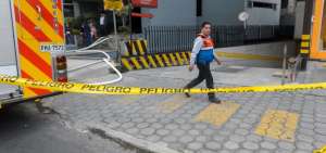 Emanaciones de gasolina siguen en edificio del norte de Quito